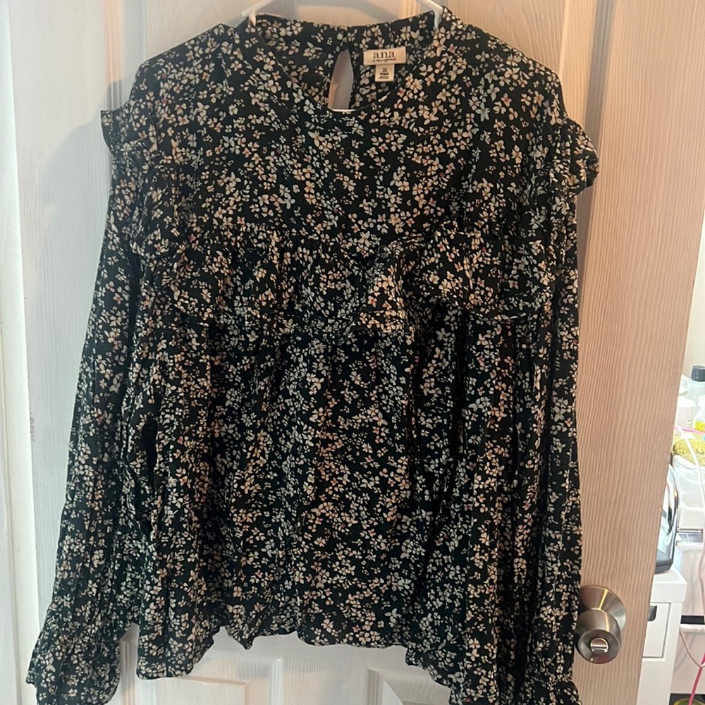 Women’s green floral top by brand A.N.A. Size 3x